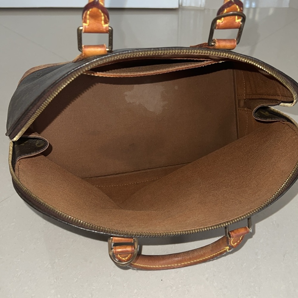 Louis Vuitton Brown Monogram Handbag - Picture 12 of 16